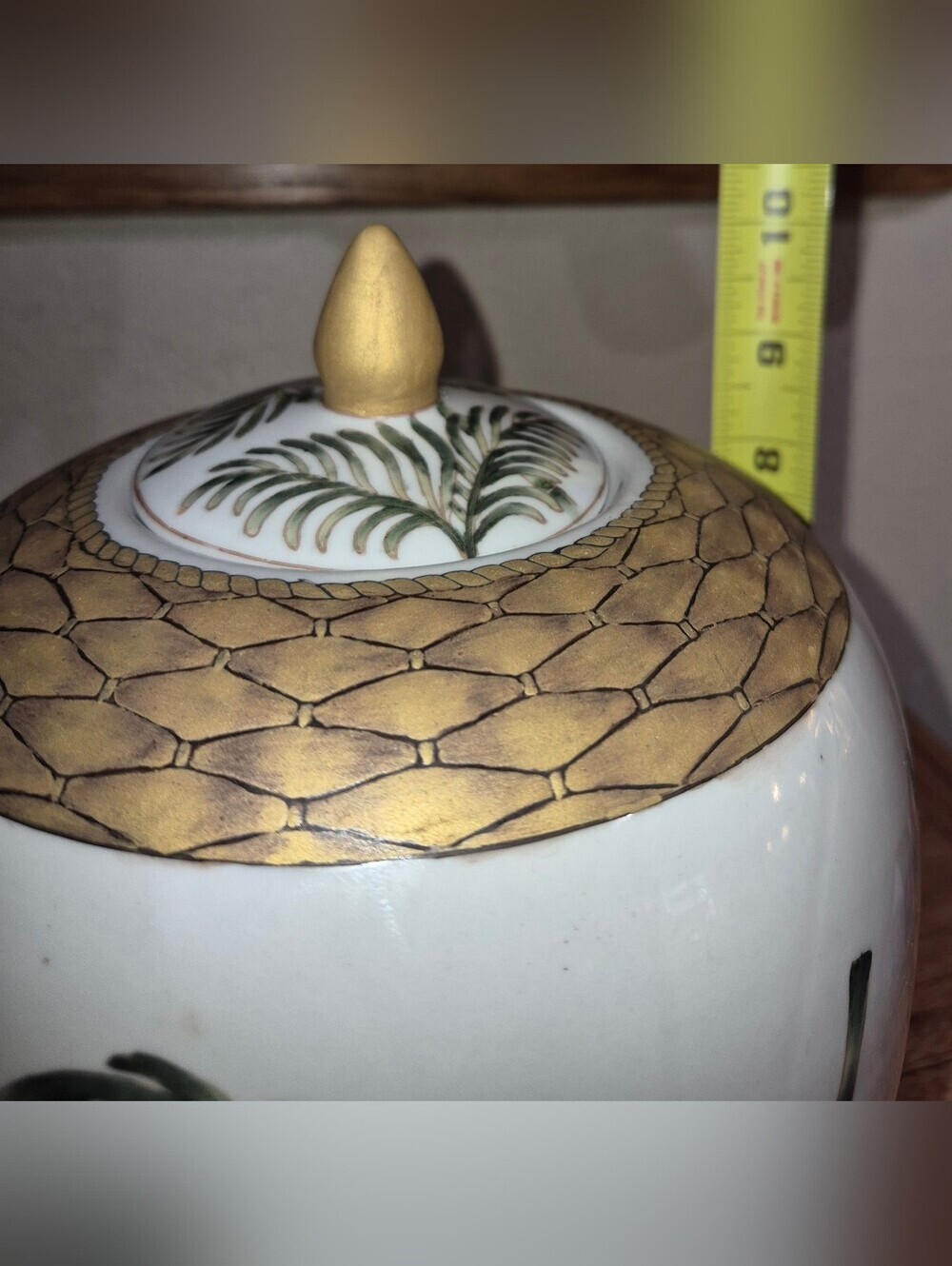 Vintage Oriental Accent Inc. Ginger jar featuring a cheetah (or leopard) - Picture 5 of 6